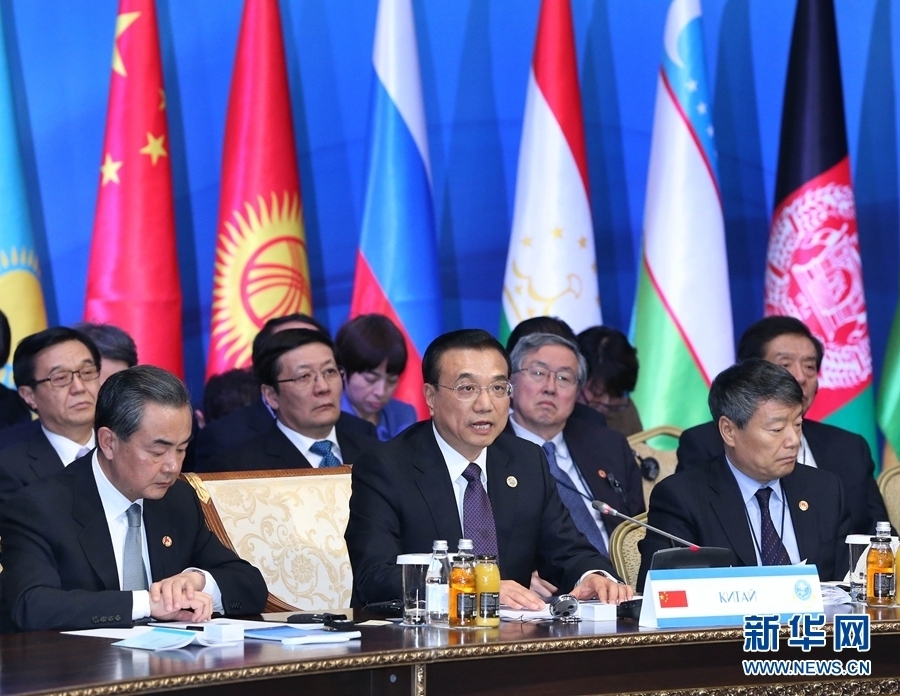 這是李克強(qiáng)總理在會上發(fā)表講話。新華社記者 龐興雷 攝