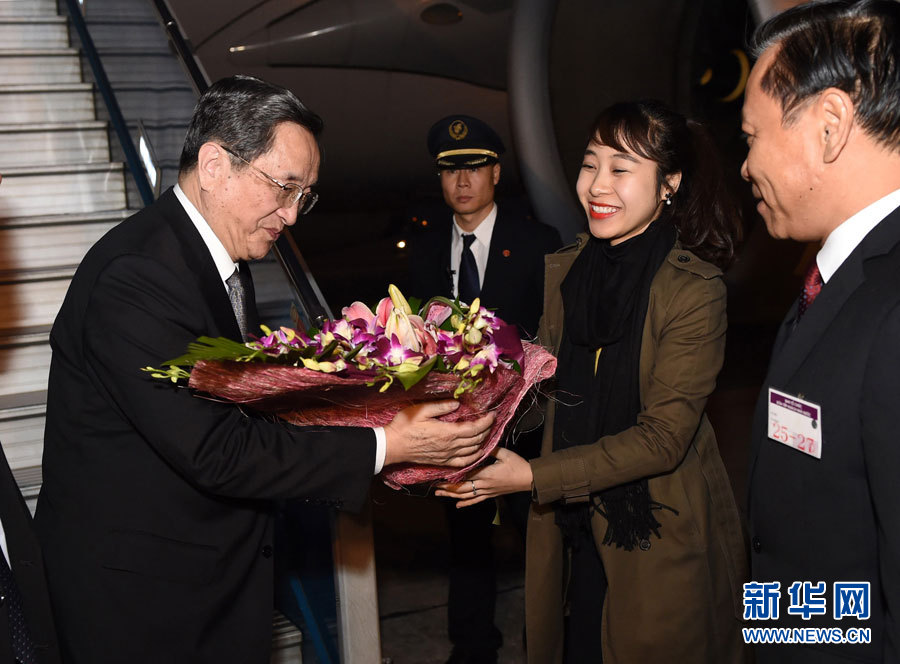 12月25日至27日，中共中央政治局常委、全國政協(xié)主席俞正聲對越南進行正式訪問。這是12月25日，俞正聲抵達河內(nèi)，開始對越南進行正式訪問。 新華社記者馬占成攝