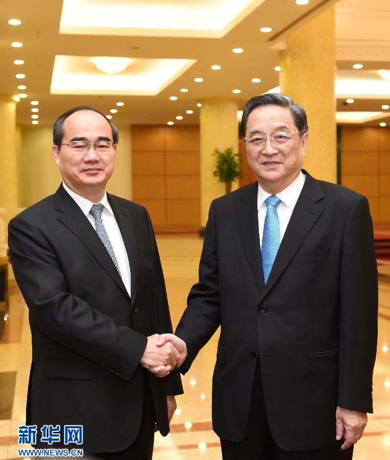 12月25日至27日，中共中央政治局常委、全國政協(xié)主席俞正聲對越南進行正式訪問。這是12月26日，俞正聲在河內(nèi)與越南祖國陣線主席阮善仁舉行會談。 新華社記者劉建生攝