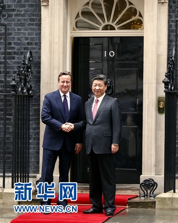 10月21日，國(guó)家主席習(xí)近平在倫敦唐寧街首相府同英國(guó)首相卡梅倫舉行會(huì)談。 新華社記者 鞠鵬 攝 