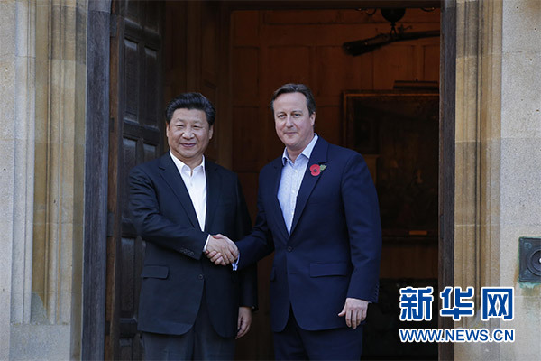 10月22日，國家主席習(xí)近平在契克斯首相鄉(xiāng)間別墅同英國首相卡梅倫再次會晤。新華社記者 鞠鵬 攝