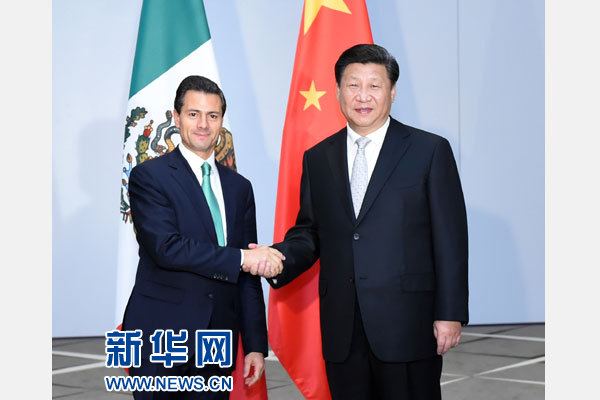 11月16日，國家主席習(xí)近平在土耳其安塔利亞會(huì)見墨西哥總統(tǒng)培尼亞。 新華社記者張鐸攝