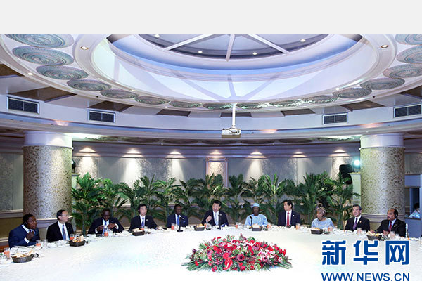 12月5日，國家主席習(xí)近平在約翰內(nèi)斯堡再次集體會見17位非洲國家領(lǐng)導(dǎo)人。 新華社記者 姚大偉 攝