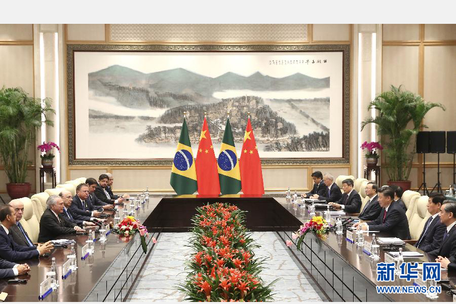 9月2日，國(guó)家主席習(xí)近平在杭州會(huì)見前來出席二十國(guó)集團(tuán)領(lǐng)導(dǎo)人杭州峰會(huì)的巴西總統(tǒng)特梅爾。 新華社記者龐興雷攝