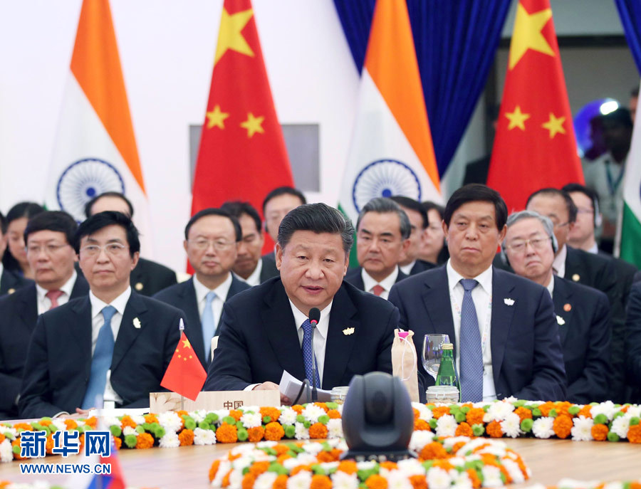 10月16日，金磚國家領(lǐng)導人第八次會晤在印度果阿舉行。中國國家主席習近平、印度總理莫迪、南非總統(tǒng)祖馬、巴西總統(tǒng)特梅爾、俄羅斯總統(tǒng)普京出席。習近平發(fā)表題為《堅定信心　共謀發(fā)展》的重要講話。新華社記者姚大偉攝 