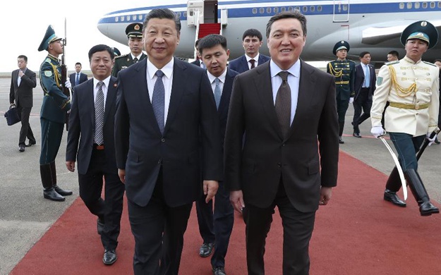 習(xí)近平抵達(dá)阿斯塔納開始對哈薩克斯坦進行國事訪問